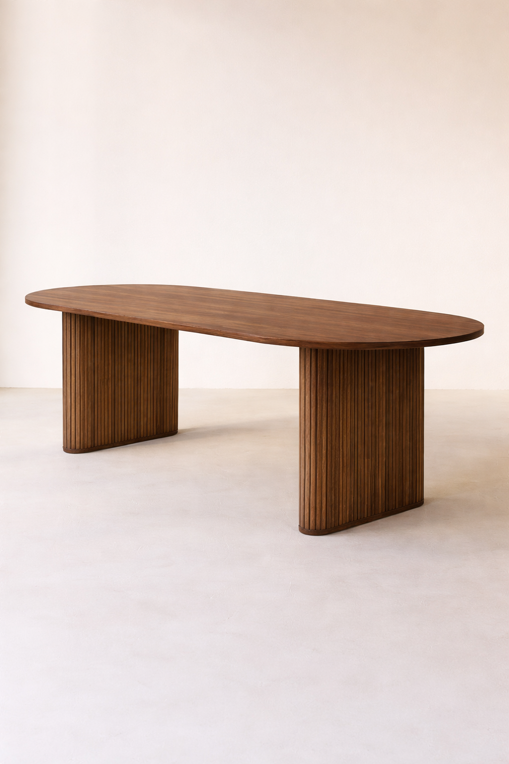 VALE — Ovaler Esstisch